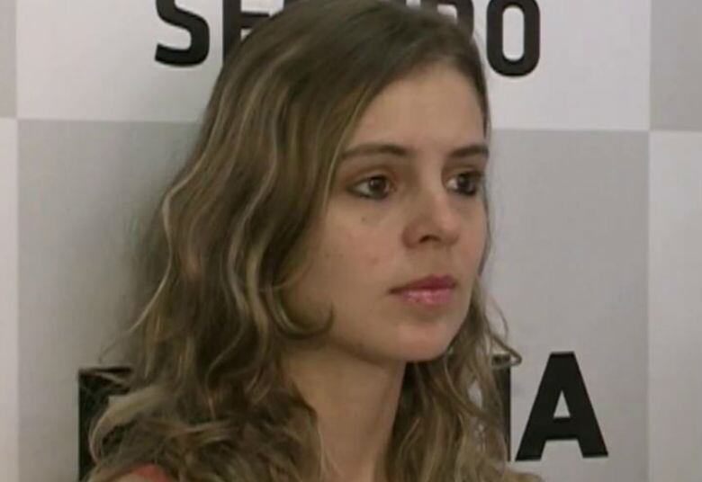 O caso repercutiu tanto na capital paranaense que Fabiana
ganhou até apelidos: “ladra gata” e também “musa do test-drive”