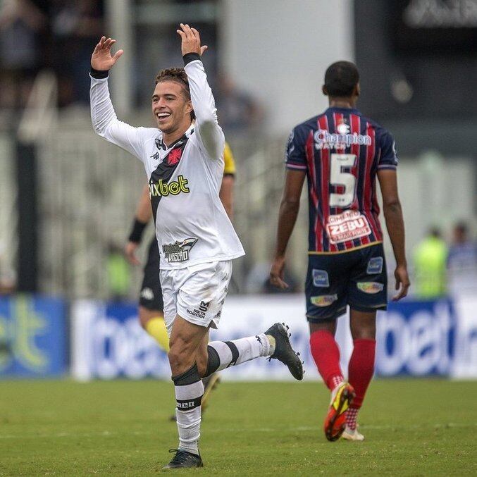 Figueiredo comemora seu gol contra o Bahia