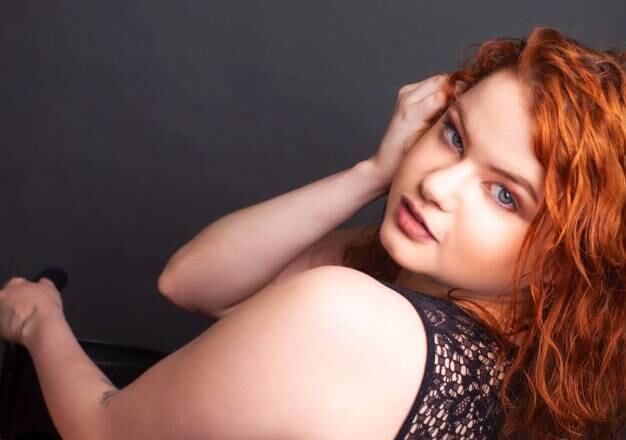 Maria Vieira é jornalista, modelo, fotógrafa e luta contra o preconceito com os cadeirantes