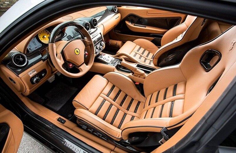 Contudo, a casa de leilão  Bonhams não fixou lance inicial para nenhum dos modelos
