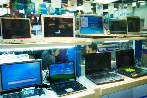 Outra opção muito procurada para o presente são os computadores. Nesse caso, os filhos vão pagar aparelhos com preços 3,41% acima dos encontrados no ano passado. Ainda assim, uma taxa menor do que a da inflação (5,68%)
