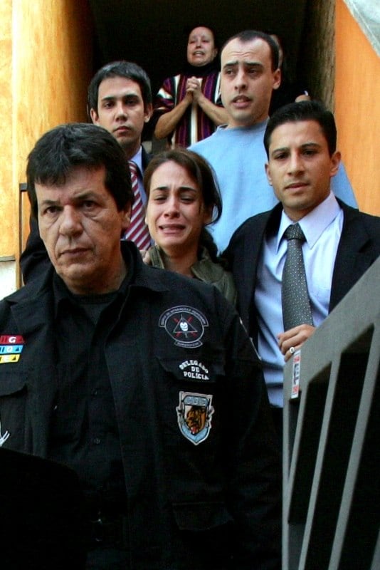 Alexandre Nardoni foi condenado a 31 anos, um mês e dez dias de prisão a serem cumpridos em regime fechado. Anna Carolina Jatobá recebeu pena de 26 anos e oito meses de reclusão a ser cumprida inicialmente em regime fechado. Ambos por homicídio doloso triplamente qualificado 