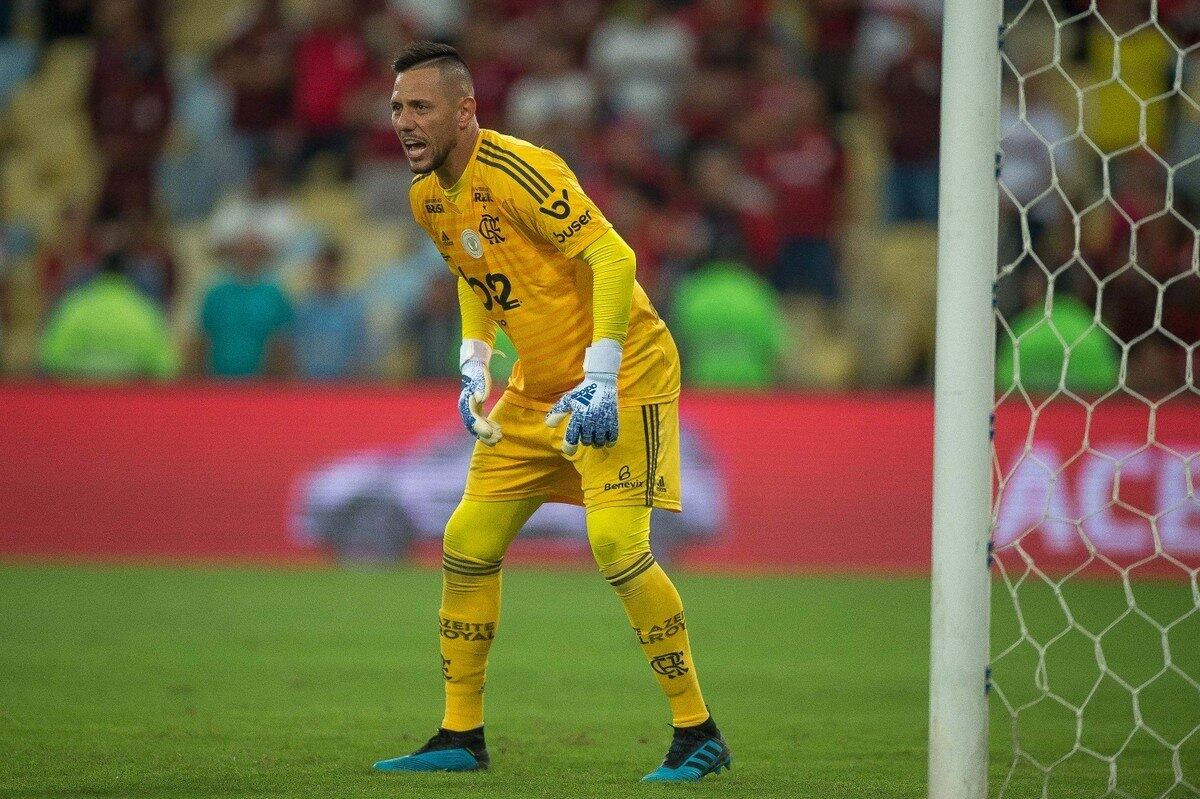 Diego Alves - R$ 1,734 milhões (Valencia, 2017)