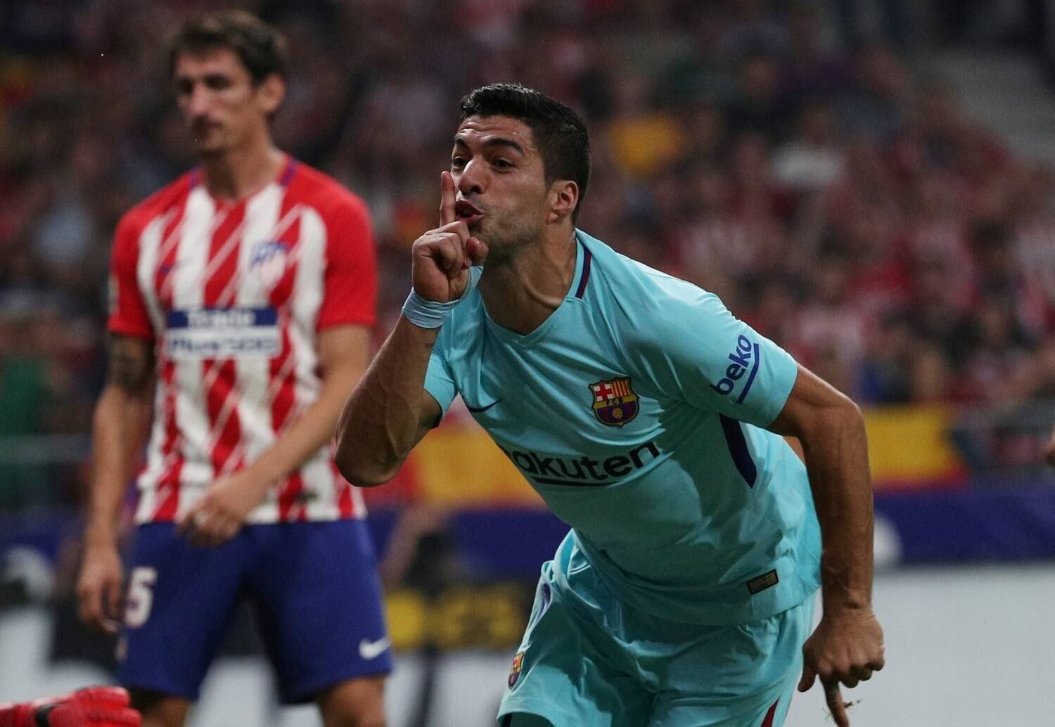 Pelo Campeonato Espanhol, Barcelona e Atlético de Madri empataram em 1 a 1. O duelo foi realizado na capital do País e trouxe à tona toda a rivalidade entre Espanha e Catalunha. Luis Suárez marcou o gol de empate do Barça, após Saúl abrir o placar para os colchoneros