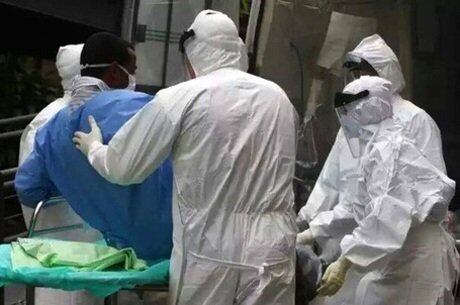Vírus Ebola volta a se manifestar em uma enfermeira: Em outubro de 2015, a enfermeira Pauline Cafferkey foi internada em um hospital britânico. Um jornal do país publicou uma reportagem dizendo que a mulher teria tido uma recaída do vírus Ebola, o que nunca havia acontecido antes