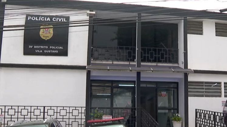 O carro do homem também foi apreendido e levado à delegacia. O caso foi registrado como feminicídio seguido de suicídio.

O Cidade Alerta vai ao ar de segunda a sexta, às 16h30, e aos sábados, a partir das 17h, na Record TV.
