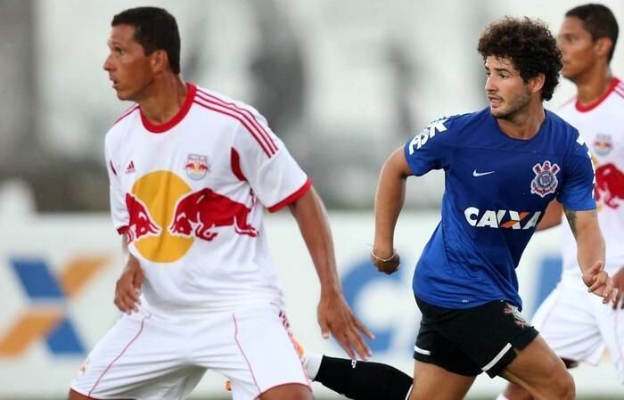 Fabiano Eller - RB Brasil (SP)

Aos 36 anos, o zagueiro que foi campeão do mundo pelo Internacional, vai jogar a série A2 do Paulistão 