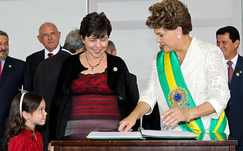 A mamãe Tereza Campello, titular do Ministério do Desenvolvimento Social e Combate à Fome, faz parte do governo Dilma desde o início