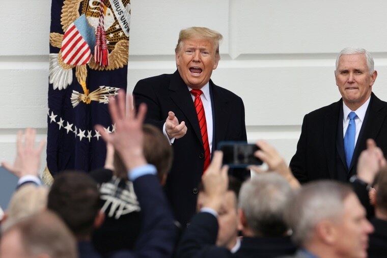 Trump atacou John Bolton em seu perfil no Twitter