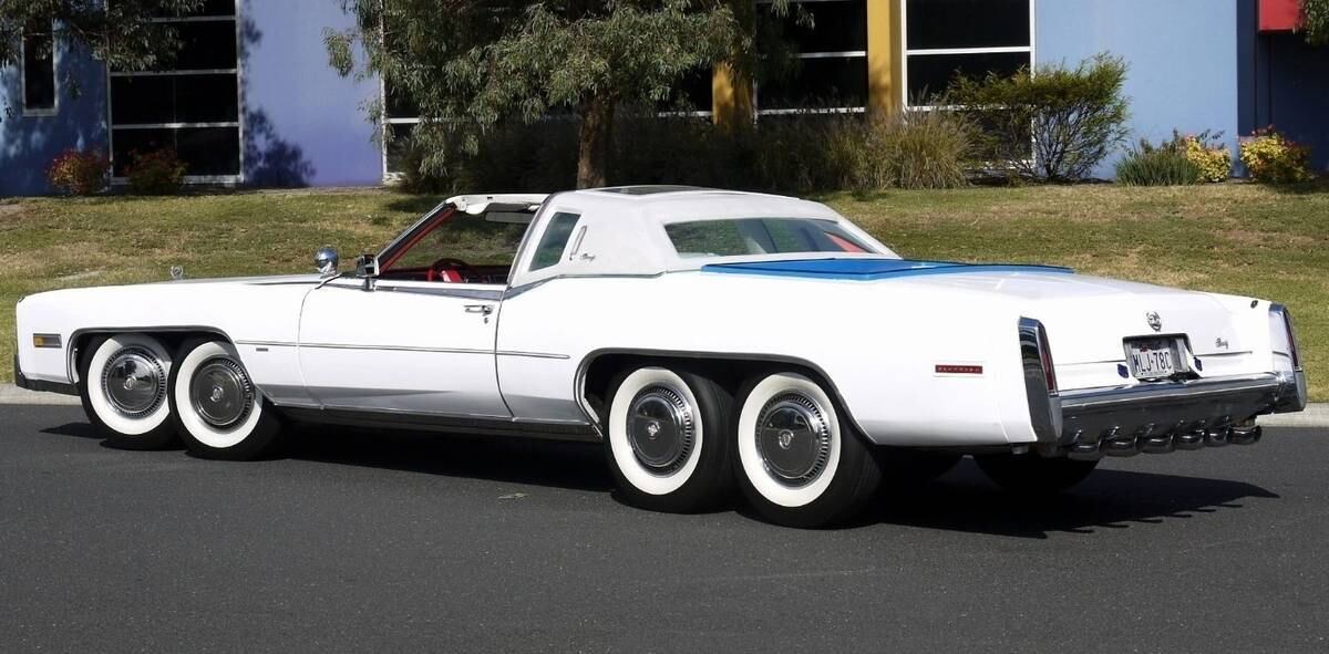 O cupê passou por uma modificação extrema, que incluiu a adição de dois eixos extras para compensar o aumento do peso provocado pelos acessórios

Saiba tudo sobre carros! Acesse R7.com/carros
E confira os melhores preços de novos e usados em r7.icarros.com.br