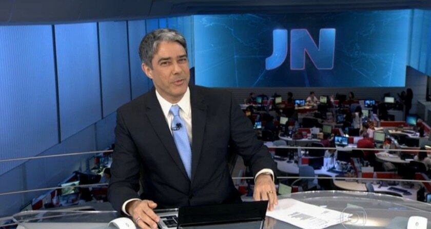 William Bonner faz comentário infeliz e pede desculpas ao vivo