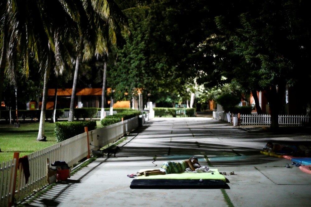 Desta vez os danos à cidade foram limitados, já que o tremor foi mais profundo e mais distante da capital, mas ainda assim chocante