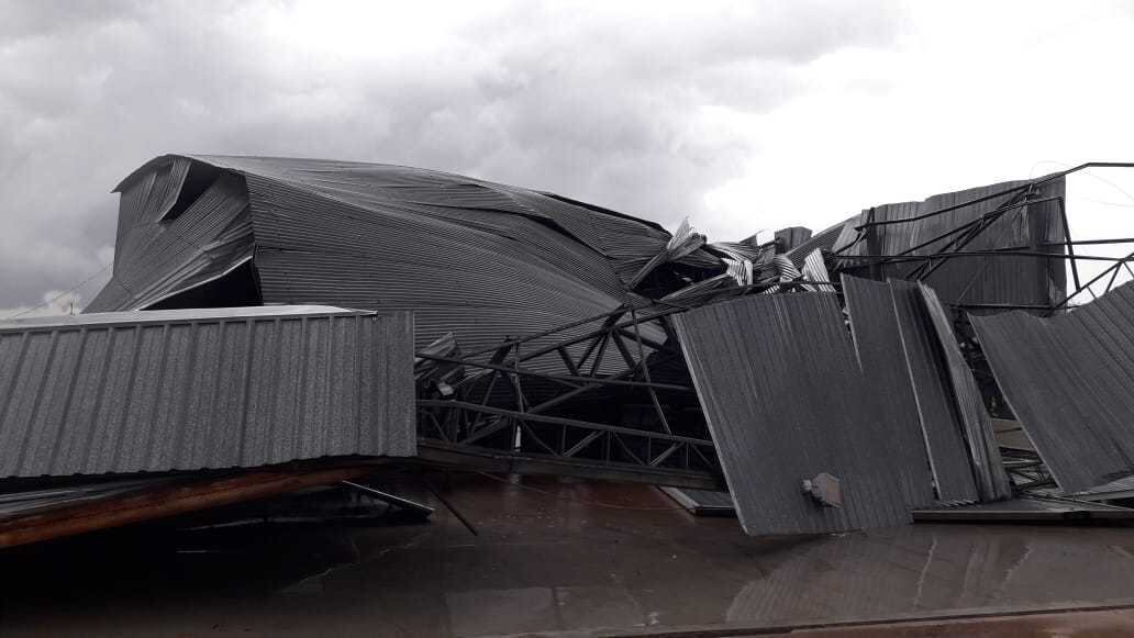 Galpão foi destruído com ventania do temporal