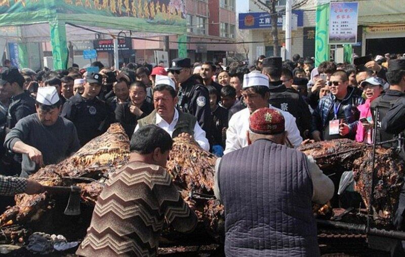  — Eu não dormi por
três dias para conseguir ficar atento à temperatura correta do fogo mas eu
estou muito feliz de ver que as pessoas gostaram do meu camelo
