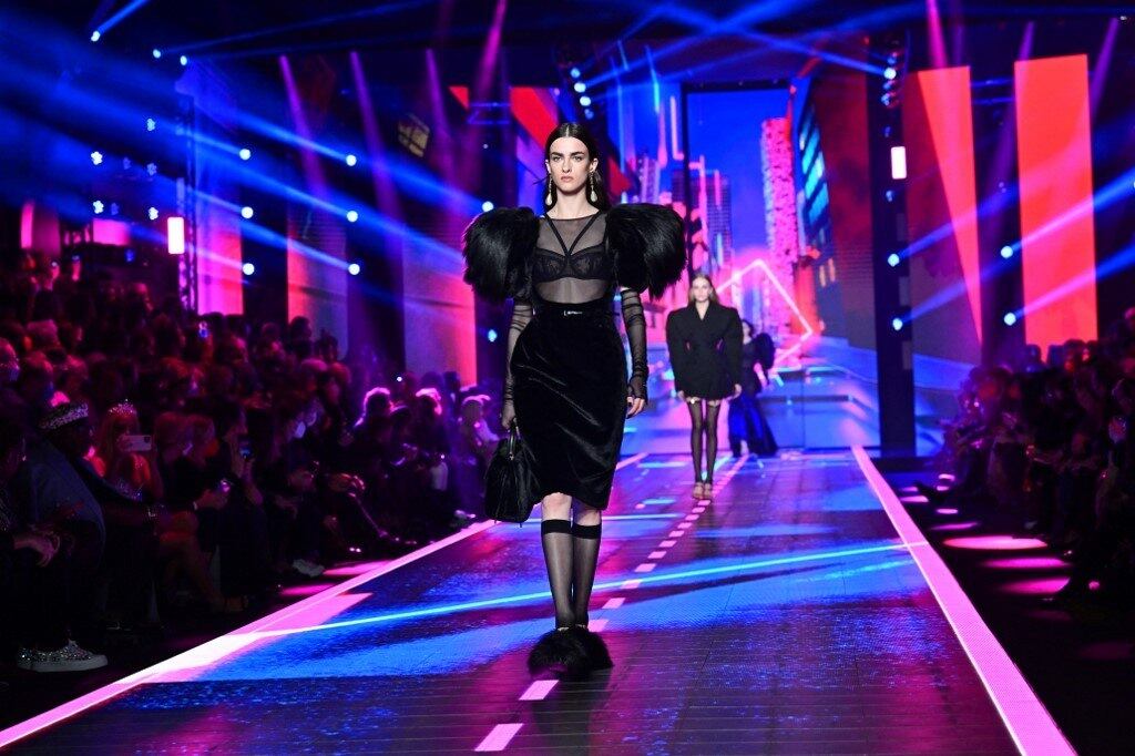 Modelo Bogdana durante participação na Semana de Moda de Milão