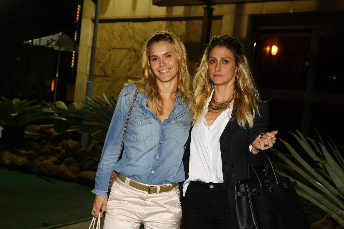 

Festança!


Carolina Dieckmann e Amora Mautner chegaram juntinhas para a festa
de aniversário da mulher de Gilberto Gil, Flora Gil, que aconteceu no Rio de
Janeiro, na noite de segunda-feira (2)

