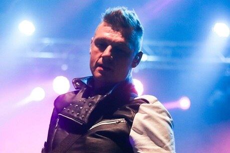 Cantor está em turnê com a boy band em Las Vegas