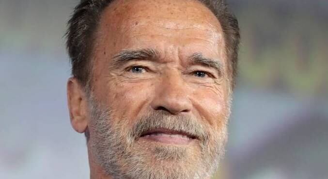 Arnold Schwarzenegger machucou a perna e não pôde ir