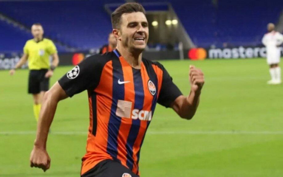 Junior Moraes continua com a fase artilheira com a camisa do Shakhtar Donetsk, da Ucrânia. Ele marcou duas vezes no empate de 2 a 2 de sua equipe com o Olimpik