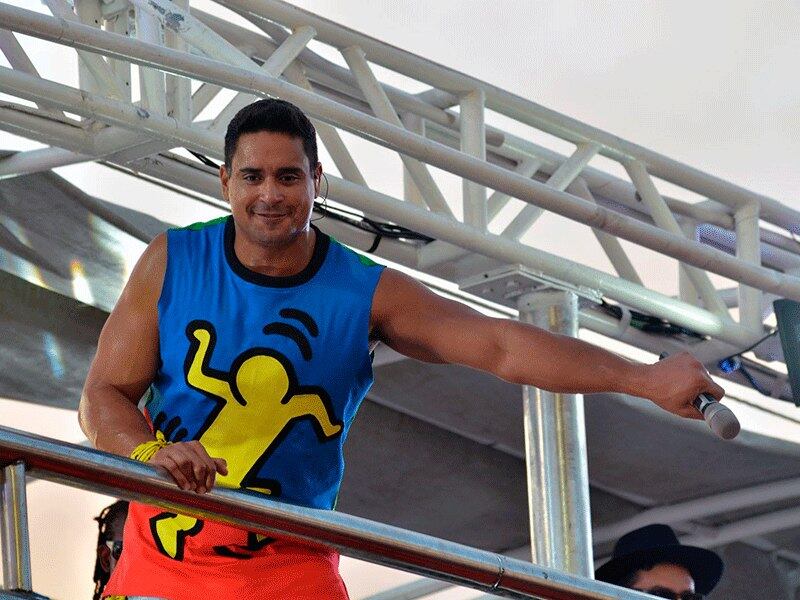 Durante a apresentação, o cantor pediu a participação dos
foliões, que prontamente fizeram um coro