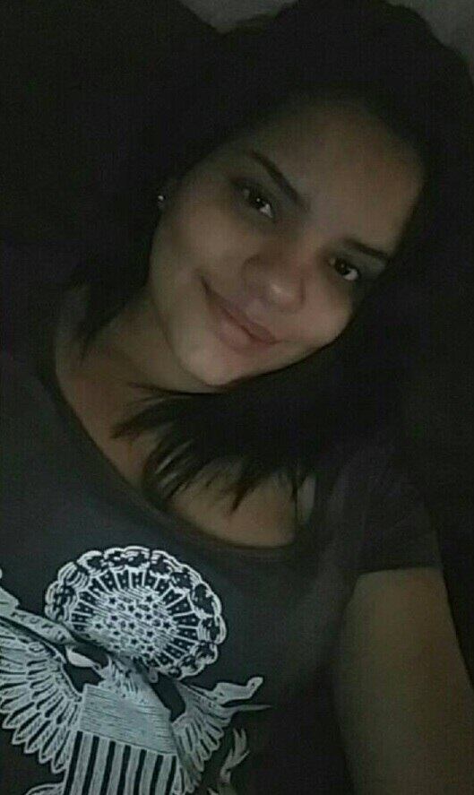 Uma adolescente de
14 anos foi encontrada morta e com sinais de estupro dentro de um galpão em
Catanduva, no interior de São Paulo. Ela havia ido à uma festa com uma amiga.
Dois adolescentes, de 16 e 17 anos, foram apreendidos. O mais novo confessou o
crime, porém, a polícia não descarta a participação de mais pessoas