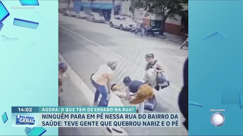 ‘Rua do tombo’: câmera de segurança flagra diversas pessoas caindo no mesmo ponto da via