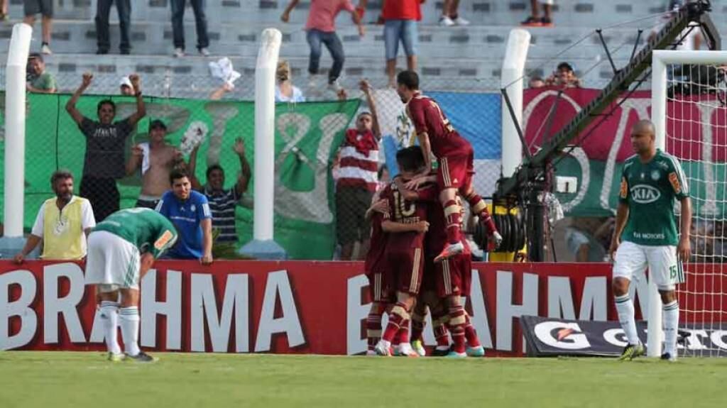 Na temporada de 2012, o Fluminense sagrou-se como o melhor visitante da história do Brasileirão. Foram 39 pontos longe de casa (Foto: Acervo Lance)