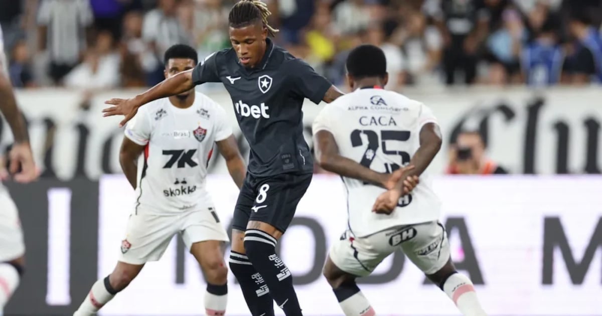 Como recusa à proposta do Palmeiras impacta futuro de Danilo no Botafogo