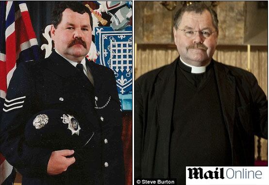 O
reverendo Nick Williams é a única pessoa na Inglaterra que trabalhou como
oficial de polícia e para a Igreja Anglicana ao mesmo tempo. Ele começou o seu
treinamento teológico quando estava servindo na Scotland Yard. Williams
trabalhava no combate ao terrorismo durante o dia e a noite, e, nos finais de
semana, prestava serviços à Igreja