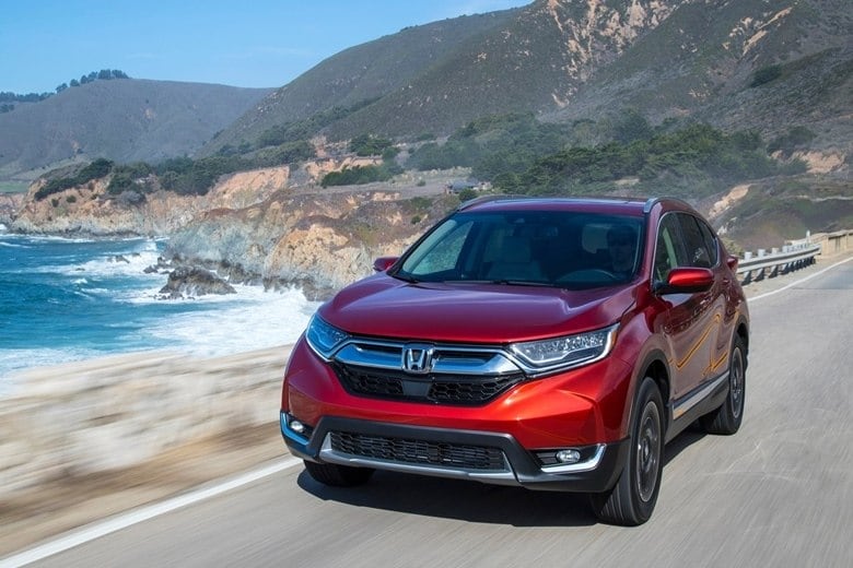 Outro grande destaque é a opção de motor turbo. Inédito no modelo, o propulsor com turbocompressor é o 1,5 litro, mesmo do Civic, com injeção direta de 192 cv de potência e 24,8 kgfm de torque
