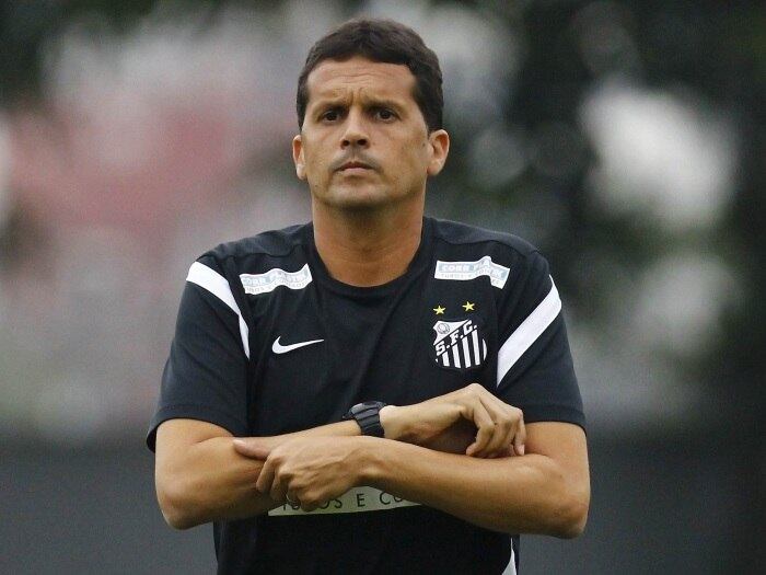 Claudinei Oliveira deu um refresco para jogadores do Santos