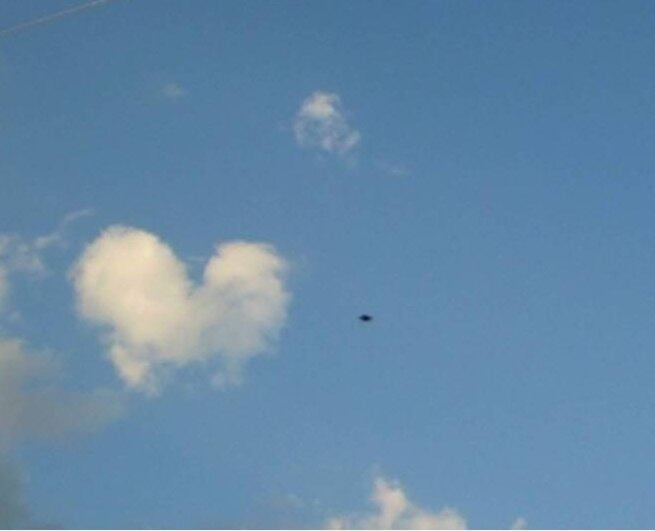 "Eles se materializam em seres humanos ou estacionam suas naves sobre os estádios", avisa Alexandre. Ninguém vê porque são invisíveis. "Também acompanham de outros planetas, por meio de um avançado sistema de telecomunicação"

ETs vendo a Copa? Especialistas se dividem sobre aparições de naves durante o Mundial 