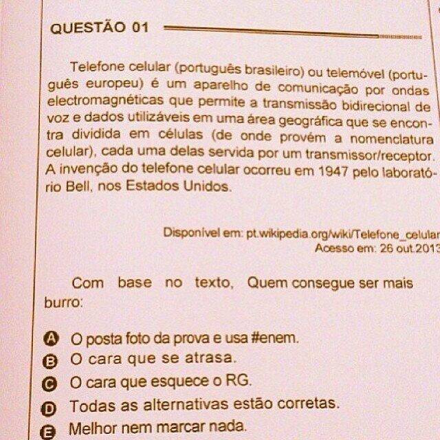 Outras imagens circularam pela internet durante a realização da prova como sendo de supostas páginas do Exame. Algumas, porém, eram imagens falsas