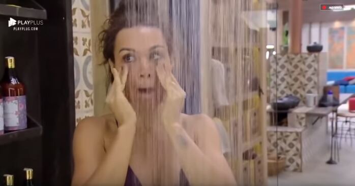 Uma das mulheres de A Fazenda que sempre foi reconhecida pela boa forma fora da casa, Fernanda Lacerda provou que o cabelo mudou, mas o corpão continua o mesmo