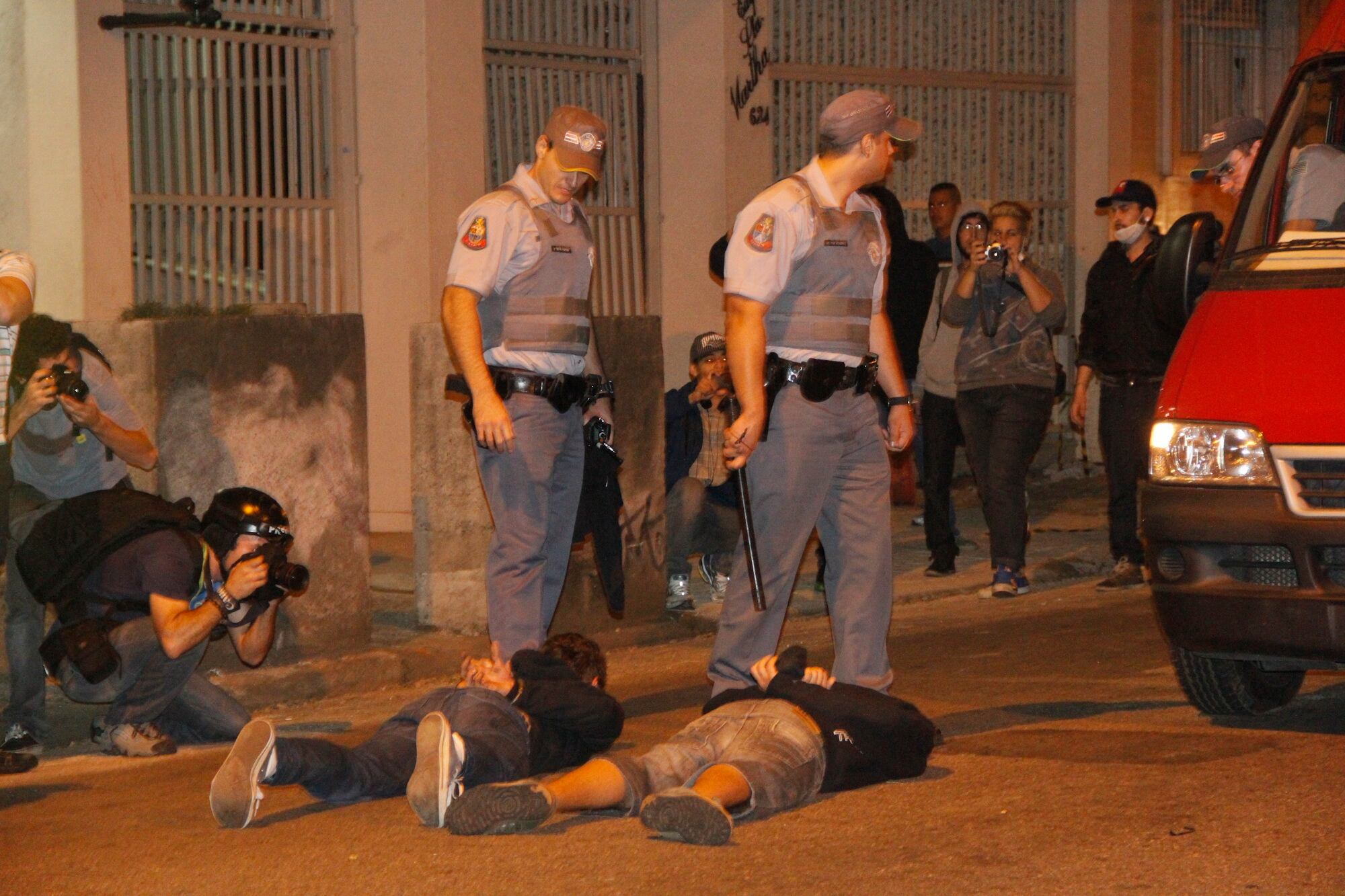 Manifestantes são detidos durante protestos