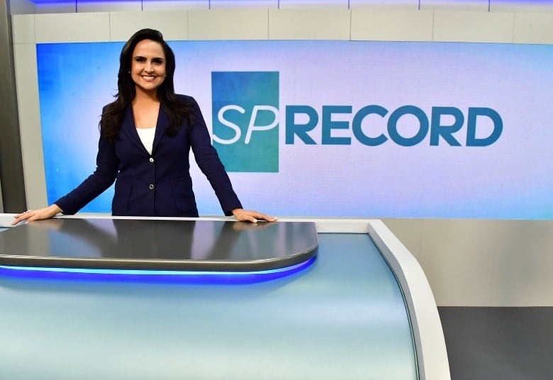 A Record TV estreou o SP Record, comandado por Carla Cecato, na noite desta terça-feira (25)