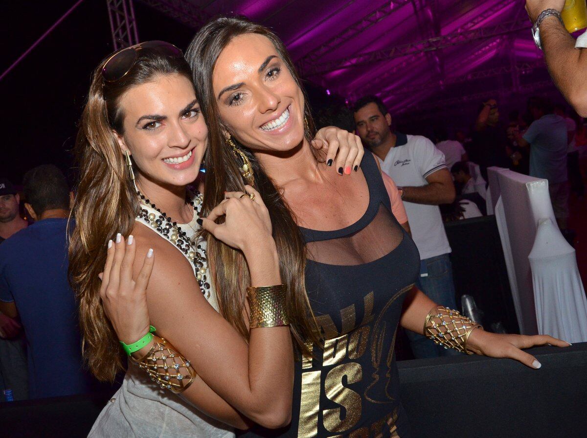 Nicole Bahls e Renata Molinaro se encontraram fora do ambiente de trabalho nesta quarta-feira (1º). E mais: Nicole Bahls é vítima de mão boba em lançamento de livro


