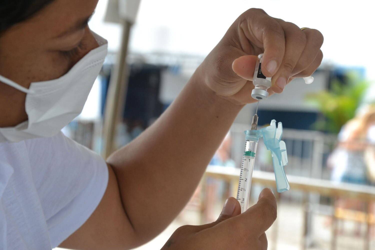 Pessoas com mais de 40 anos poderão tomar a segunda dose de reforço contra a Covid-19