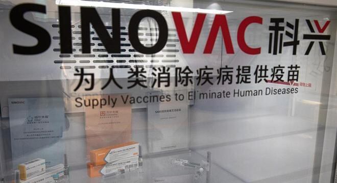 Fabrica da CoronaVac na China tem capacidade de produzir 300 milhões de dose por ano