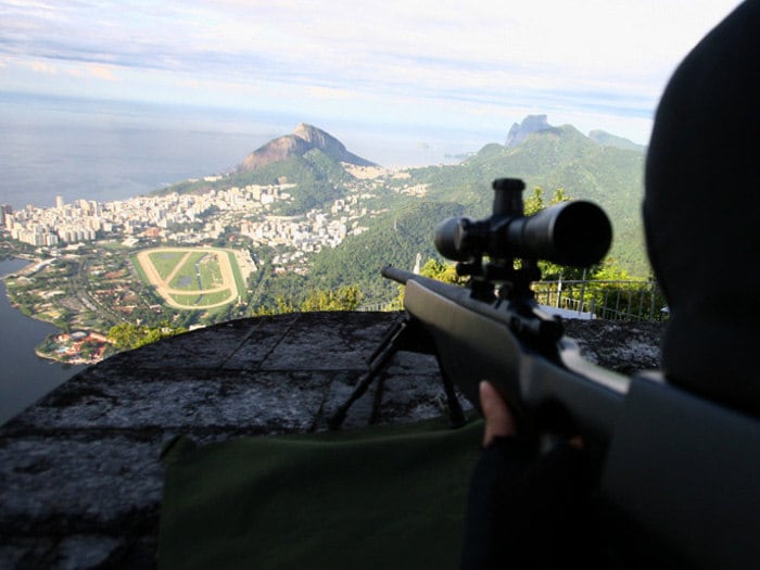 A possibilidade atentados terroristas é tratada com seriedade pelas
forças de segurança, apesar de a cidade não ter histórico significativo de
incidentes deste tipo