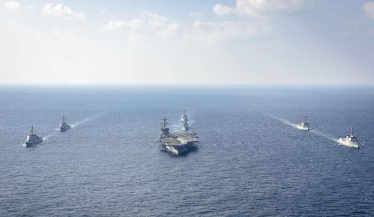 Navios de guerra da Coreia do Sul, EUA e Japão realizaram o exercício Freedom Edge ao sul da ilha de Jeju