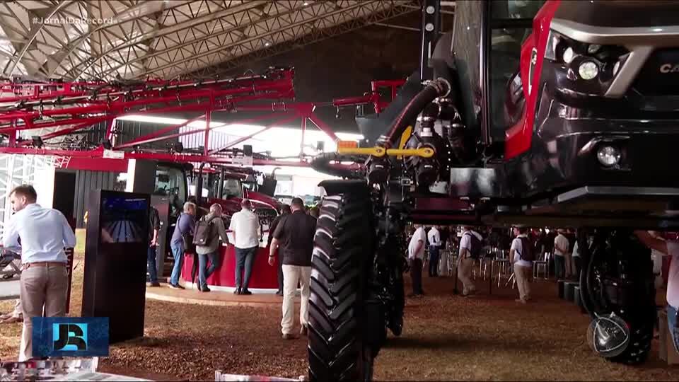Maior feira de tecnologia agrícola do Brasil exibe robôs, drones e soluções em IA para o agronegócio