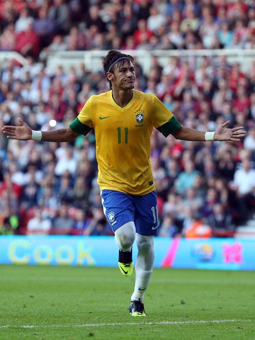 Tanto que, durante os Jogos Olímpicos de Londres, em 2012, ele usou o cabelo grande, liso, e com direito a uma faixa que o prendia
