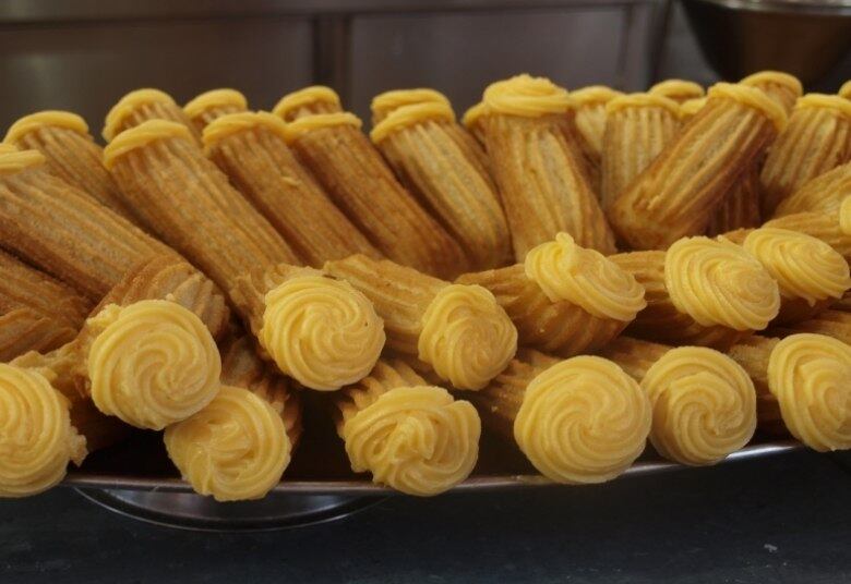 Sim, é impossível comer um churros. A Alessandra também concorda que o doce é irresistível