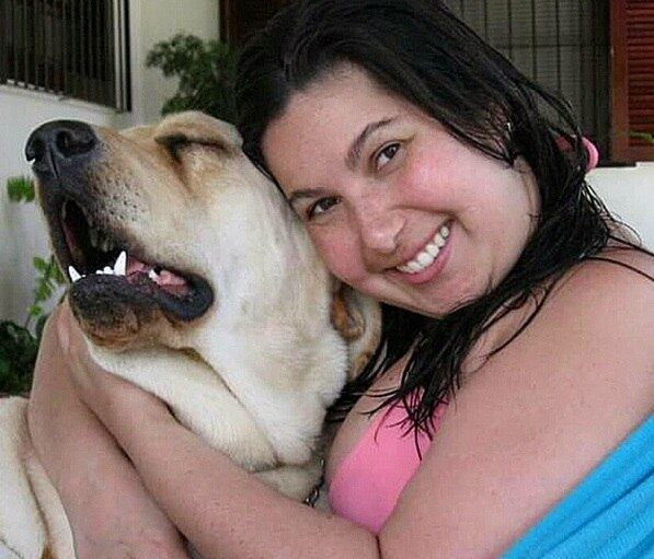 Mariana não deixou barato e
mandou sua resposta.




— Não quero voltar no tempo,
sabe por quê? Porque hoje eu sou mais gorda, é verdade, mas também mais amada,
mais espiritualizada, mais bem-sucedida, mais realizada, mais bonita e mais
feliz! A notícia boa é que o futuro também chegará para você e com ela a
esperança de que você também seja mais educada