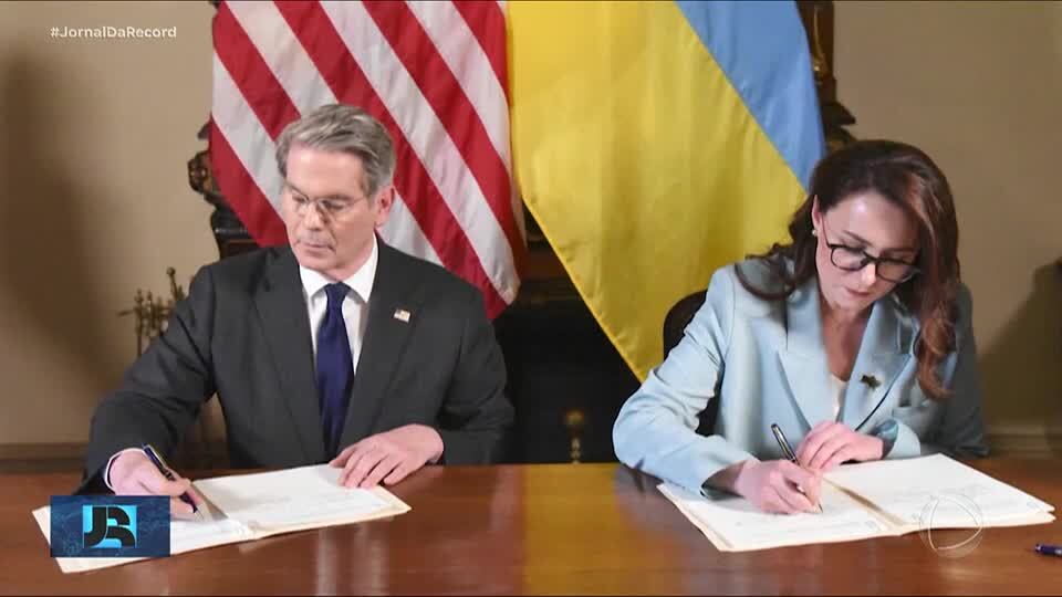 Ucrânia firma parceria de exploração de minerais com os EUA; acordo pode pressionar a Rússia