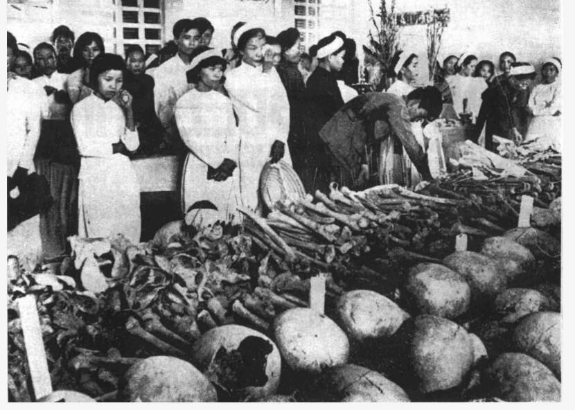 Massacre de Hue: Mais de 6.000 pessoas foram
assassinadas por vietcongues e soldados do Exército vietnamita do norte durante
a captura e ocupação da cidade rebelde de Hue, durante a Guerra do Vietnã. O
conflito no local começou no dia 31 de janeiro de 1968, e durou 26 dias 
