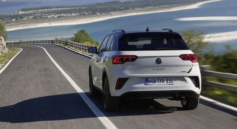 Traseira conta com faróis afilados com uma nova assinatura luminosa