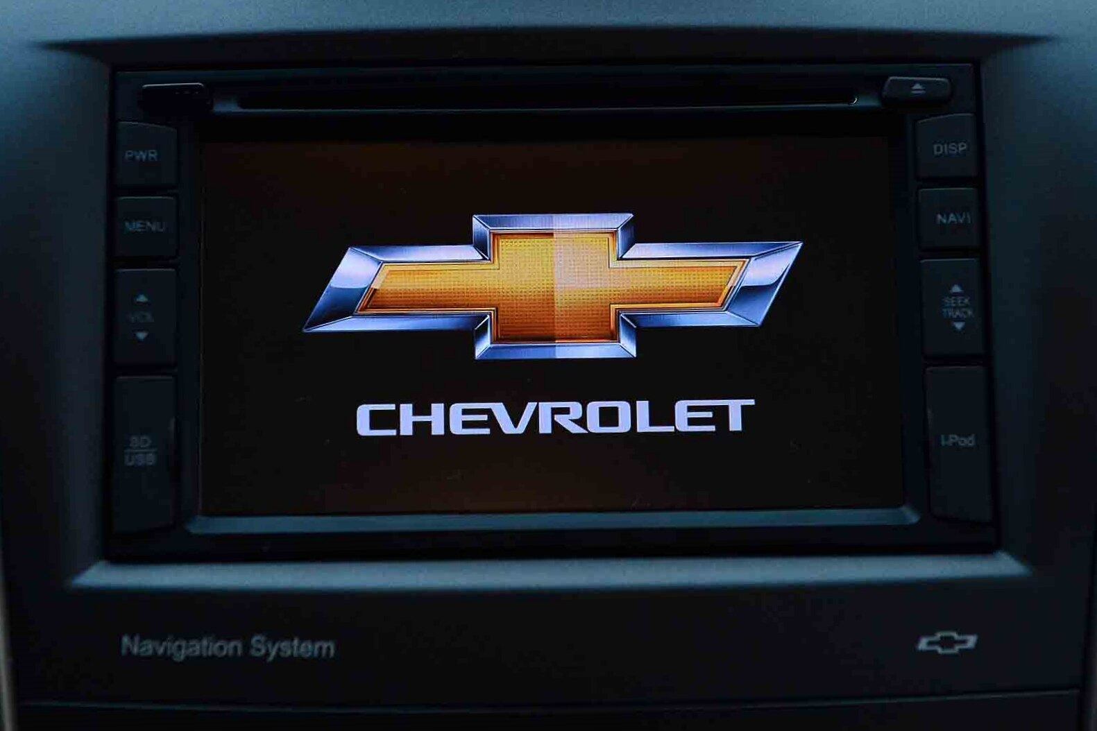 O próprio sistema multimídia tem seus problemas. Apesar do sistema funcionar bem e ser integrado ao painel, ele é vendido como acessório, não sendo item de série ou opcional de fábrica. Leia a avaliação completa

Quer saber tudo sobre carros? Acesse www.r7.com/carros