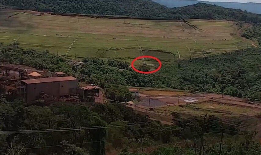 Barragem a montante rompeu em Brumadinho
